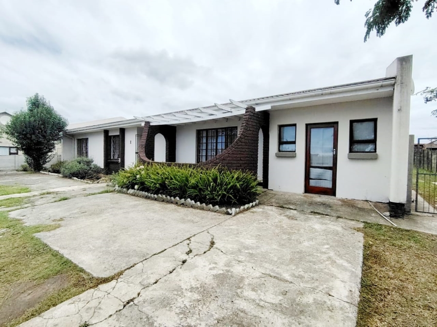 4 Bedroom Property for Sale in Amalinda Eastern Cape